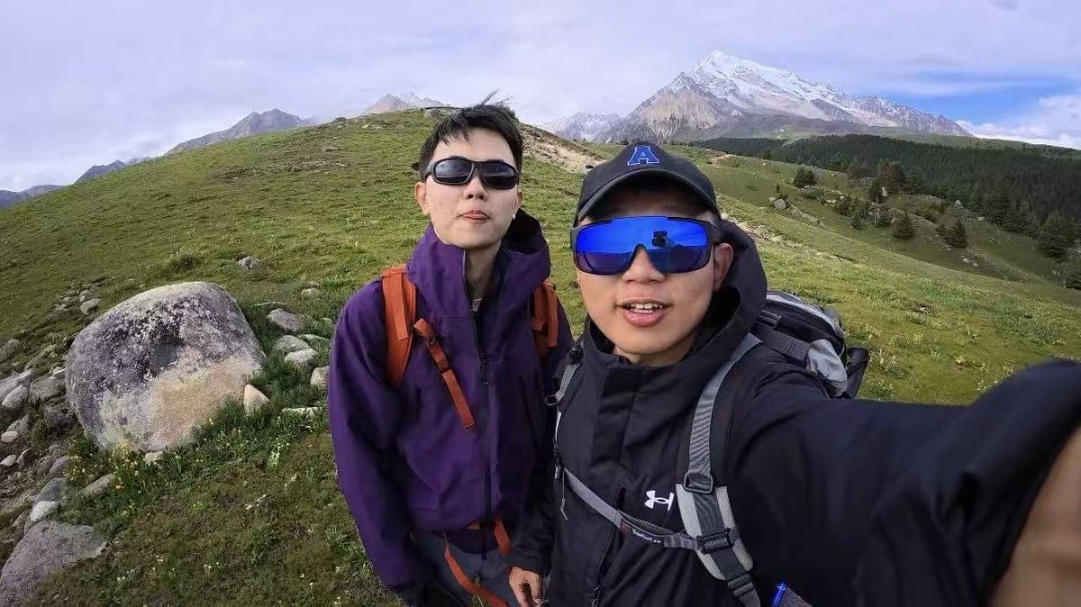 Hiking Photo to Marker Sketch preview image 2
