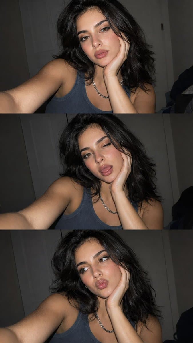 Stacked Smartphone Flash Selfie preview image 1