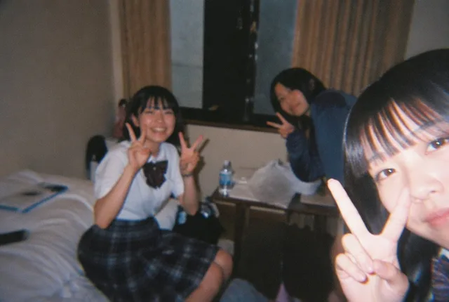 Nostalgic Disposable Camera Snap Prompt preview image 1