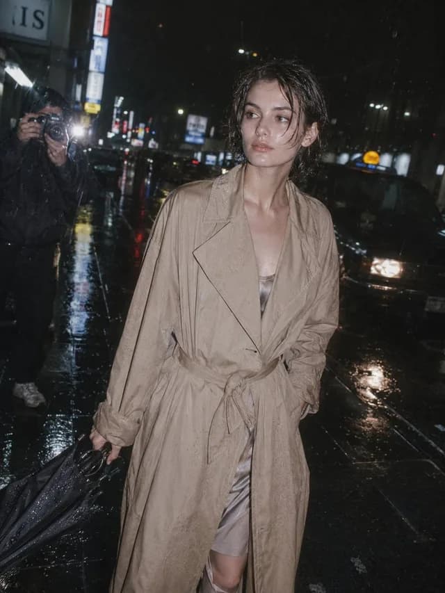 90s Editorial Paparazzi Street Photography preview image 1